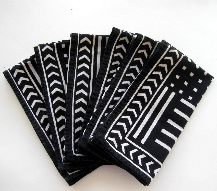 Cloth Dinner Napkins Black White Geometric Design Retro Set of