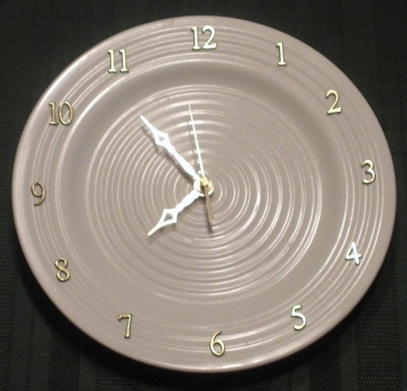 White dinner plate clock