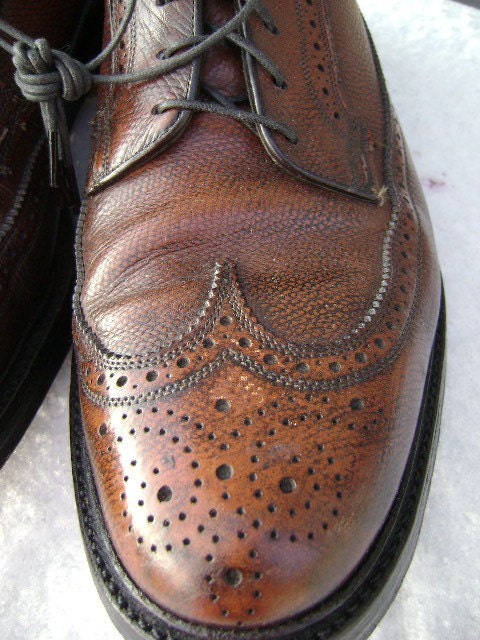 mens vintage wingtip shoes