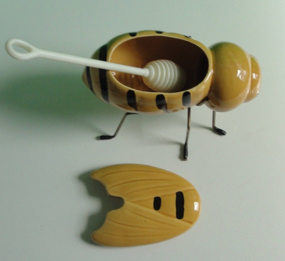 Queen Bee Honey Container with dipper. 1960's