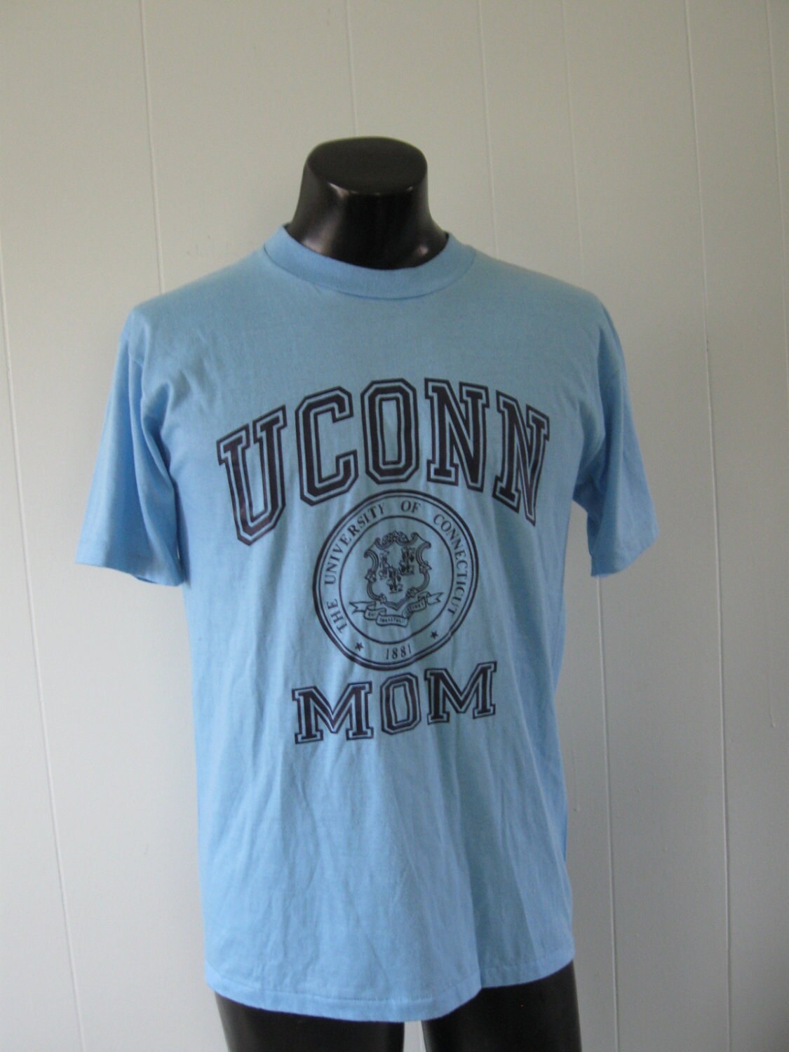 uconn basketball shirt