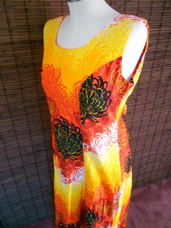 Vintage Firey Chrysanthemum Hawaiian Hostess Maxi Dress L