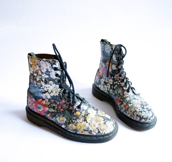 Vintage floral doc martens Boots 4 37 7 by nemres on Etsy
