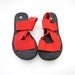 Vintage 80s red elastic strappy sandals / size 37-38/7-7.5