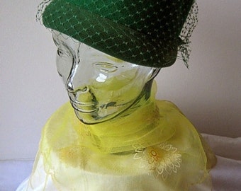 HAT Vintage PILL BOX Era Costume Tall Green Face Net with Scarf