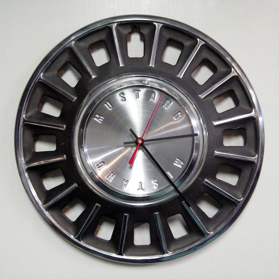 1968 Ford hubcap #4