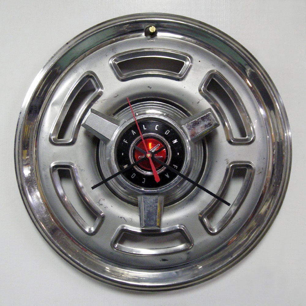 Ford hubcap spinners
