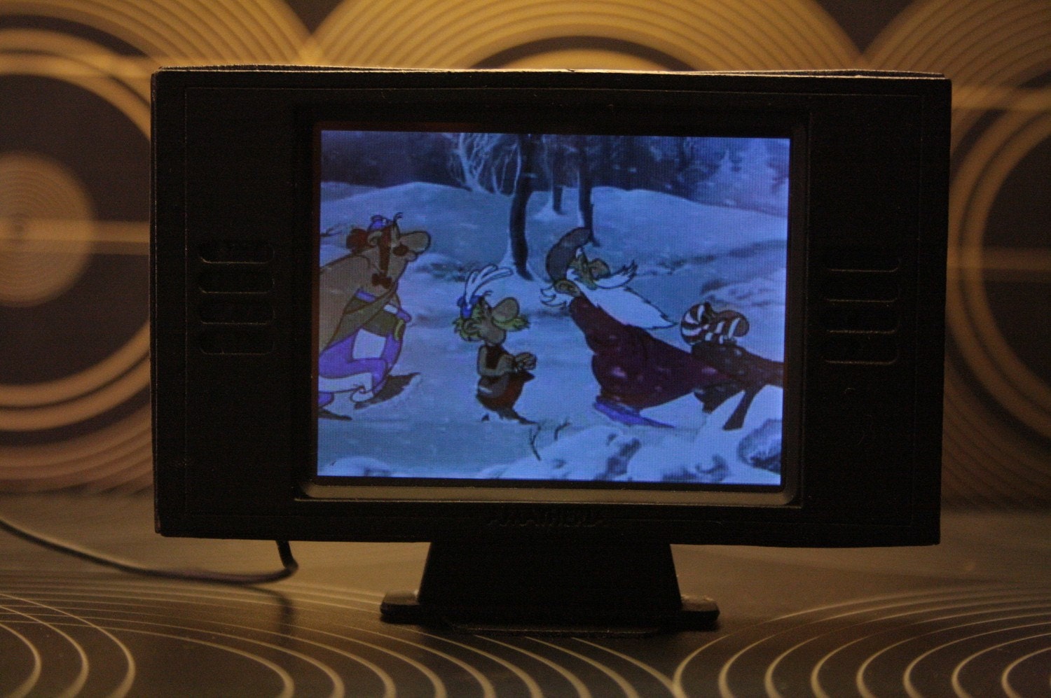 Dollhouse miniature working TV