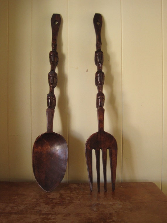 The Big Kitschy Fork and Spoon Vintage Wall Decor