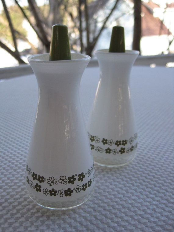 Vintage Pyrex Crazy Daisy Salt and Pepper Shakers