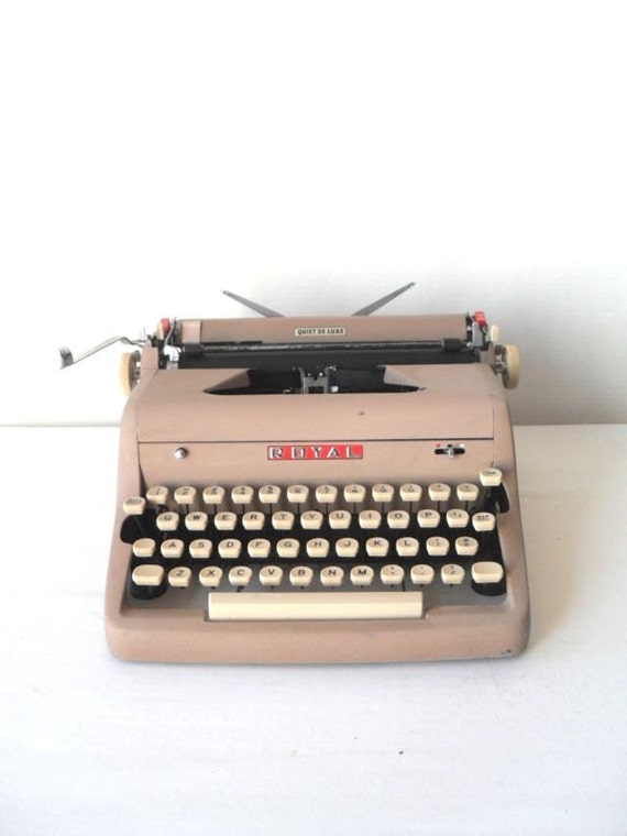 Vintage Typewriter Royal Quiet Deluxe