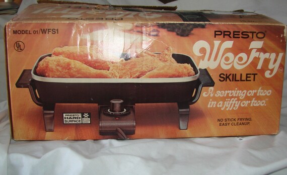 Vintage unused 1975 Presto Wee Fry Skillet complete and in