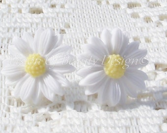 Spring Time White Daisy Clip On Earrings