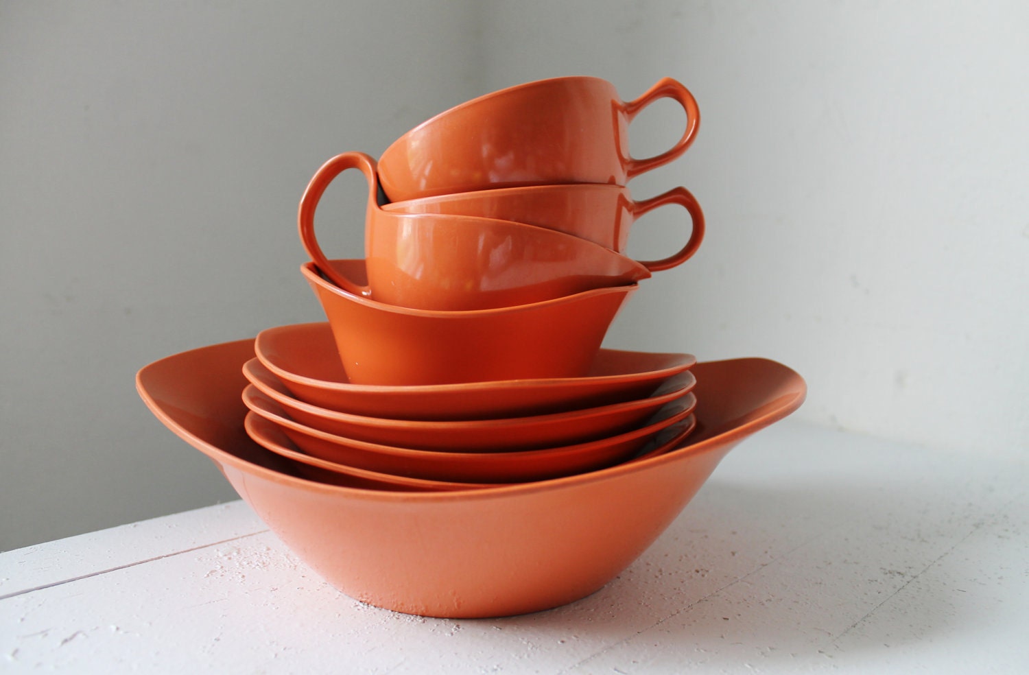 Oneida Premier Melmac dish set in Coral Vintage Melmac dish