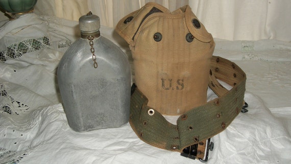 Vintage 1918 WWI and WWII US Army Aluminum Canteen with