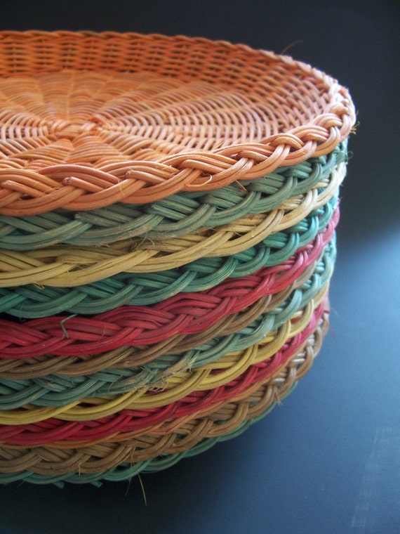 Woven Picnic Plate Holders