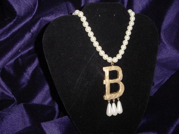 Anne Boleyn B Necklace