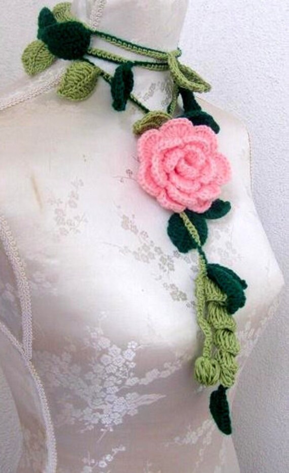 Crochet Jewelry Necklace in green rose