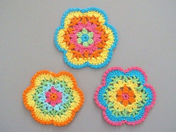 12 Large Crochet Flower Appliques EA113