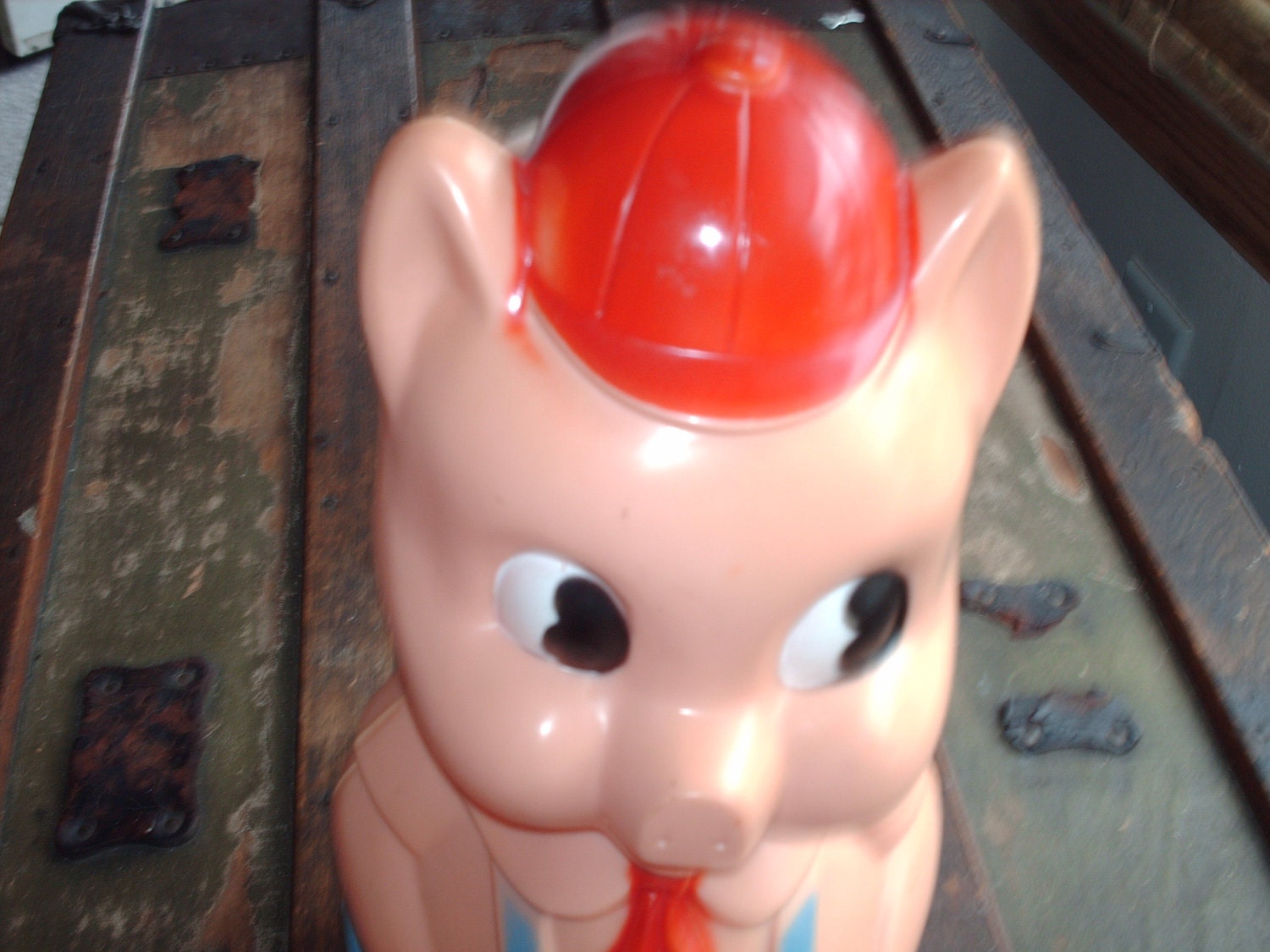 extra large plastic piggy bank