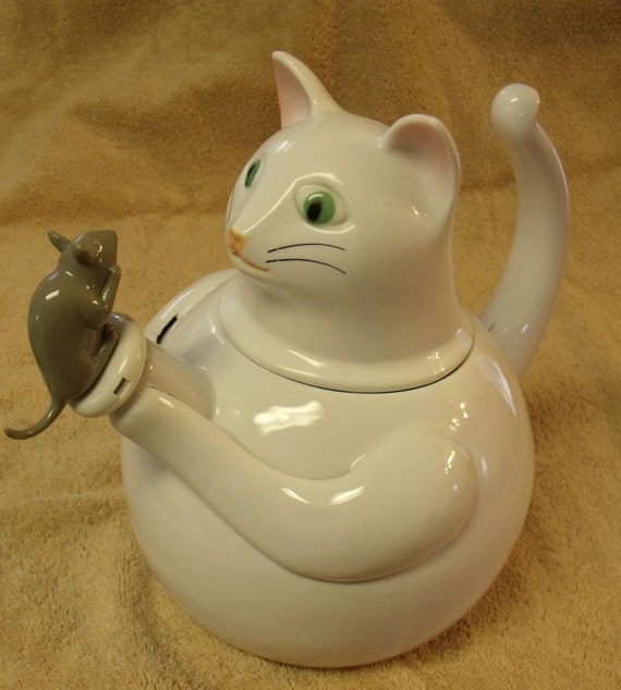 the cat in the kettle