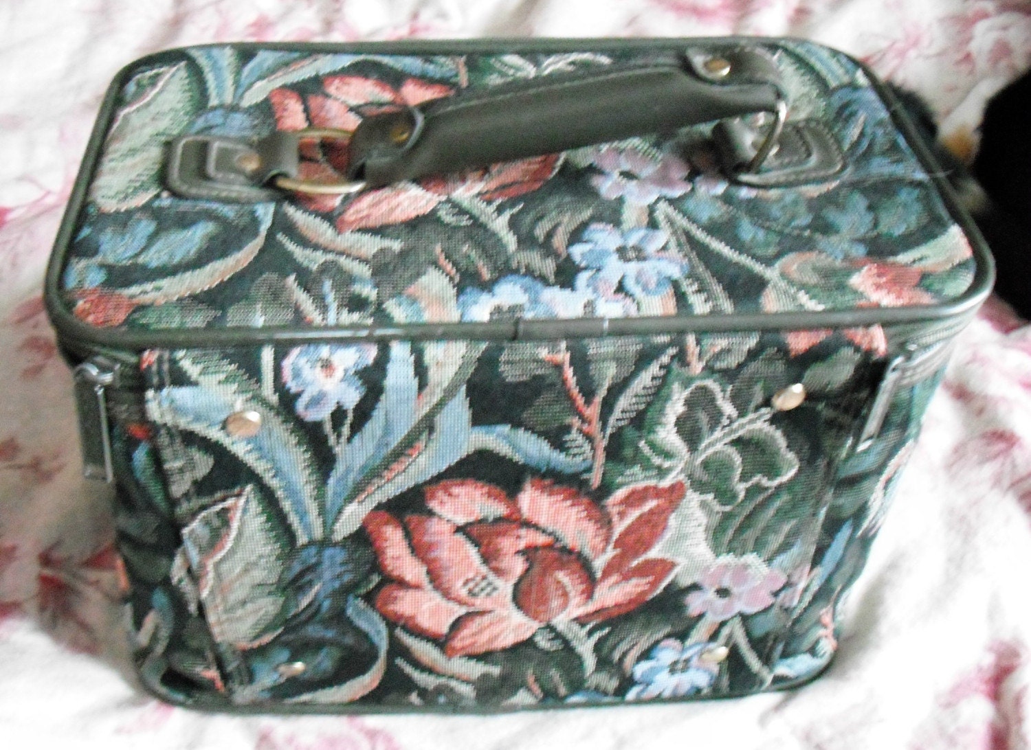 tapestry vanity case