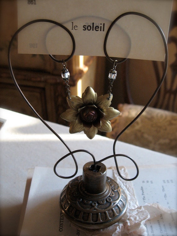 Vintage Door Knob Inspiration Holder by PetiteMichelleLouise