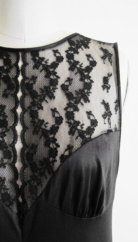 Vintage 1970s/80s Full Sweep Lace Noir Nightgown