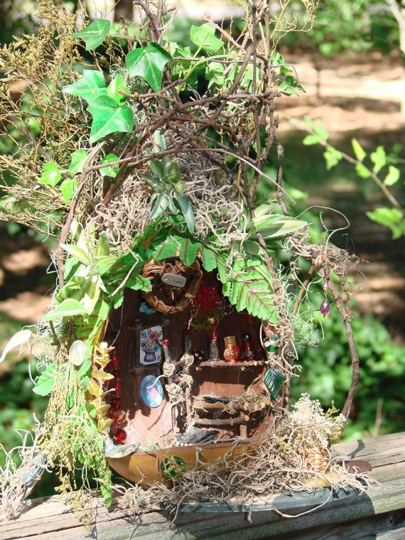 Lit Fairy Gourd House Retreat