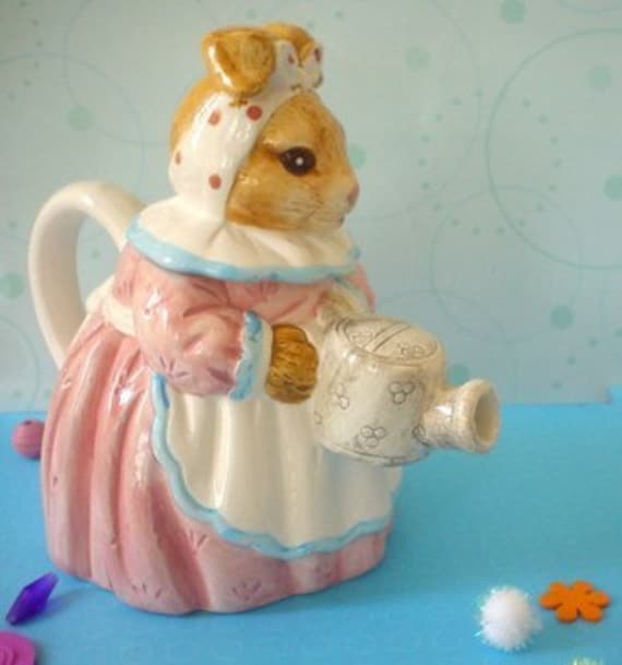 MS. RABBIT TEAPOT Heritage Mint Ltd. Collectible