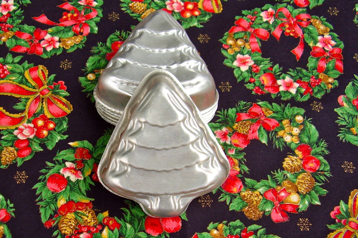 Sale Vintage Jello Molds by TheFunkySilkworm on Etsy