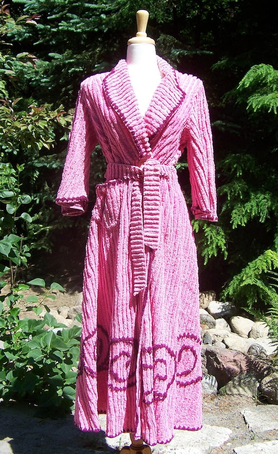 All Wrapped Up vintage 1950s Chenille Robe