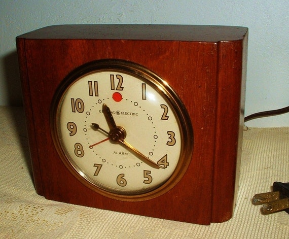 Vintage GE Wood Alarm Clock Model 7HA162