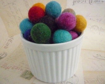 Felted Wool Balls x 25 - Mixed Colours - 2cm
