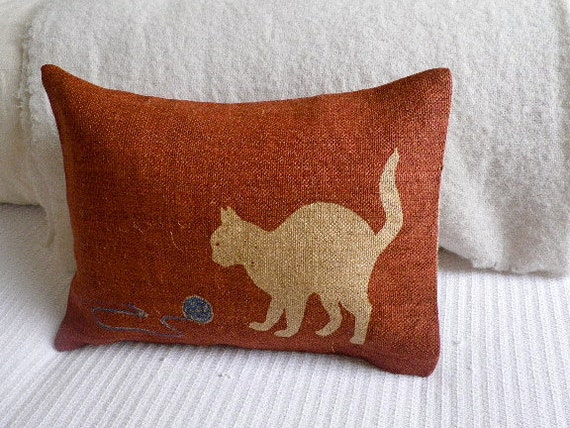 hand printed hessian cats cushion