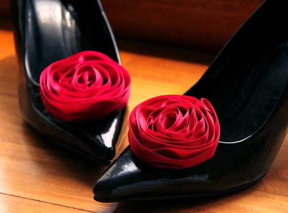 Items similar to Diana - Rich crimson red ranunculas shoe clips on Etsy