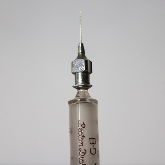 Vintage BD Yale Hypodermic Syringe