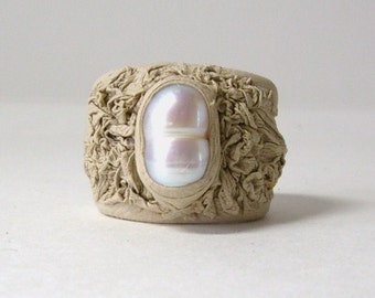 Creamy white leather ring with freshwater natural pearl. Statement ring. Cocktail ring. Gift for her. Handmade leather ring.