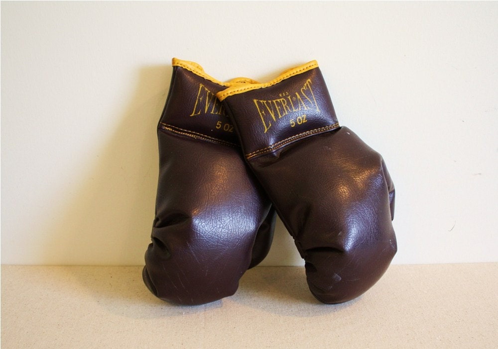 Vintage pair of leather Everlast boxing gloves