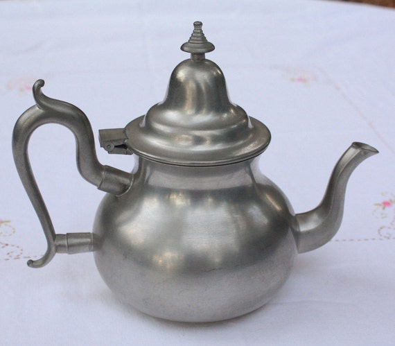 Vintage Pewter Tea Pot from Woodbury Pewterers