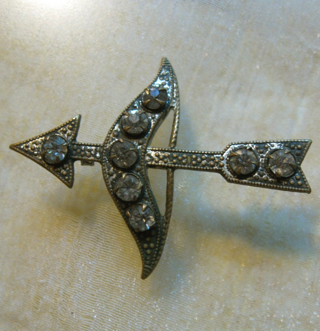 Victorian Bow and Arrow Pin