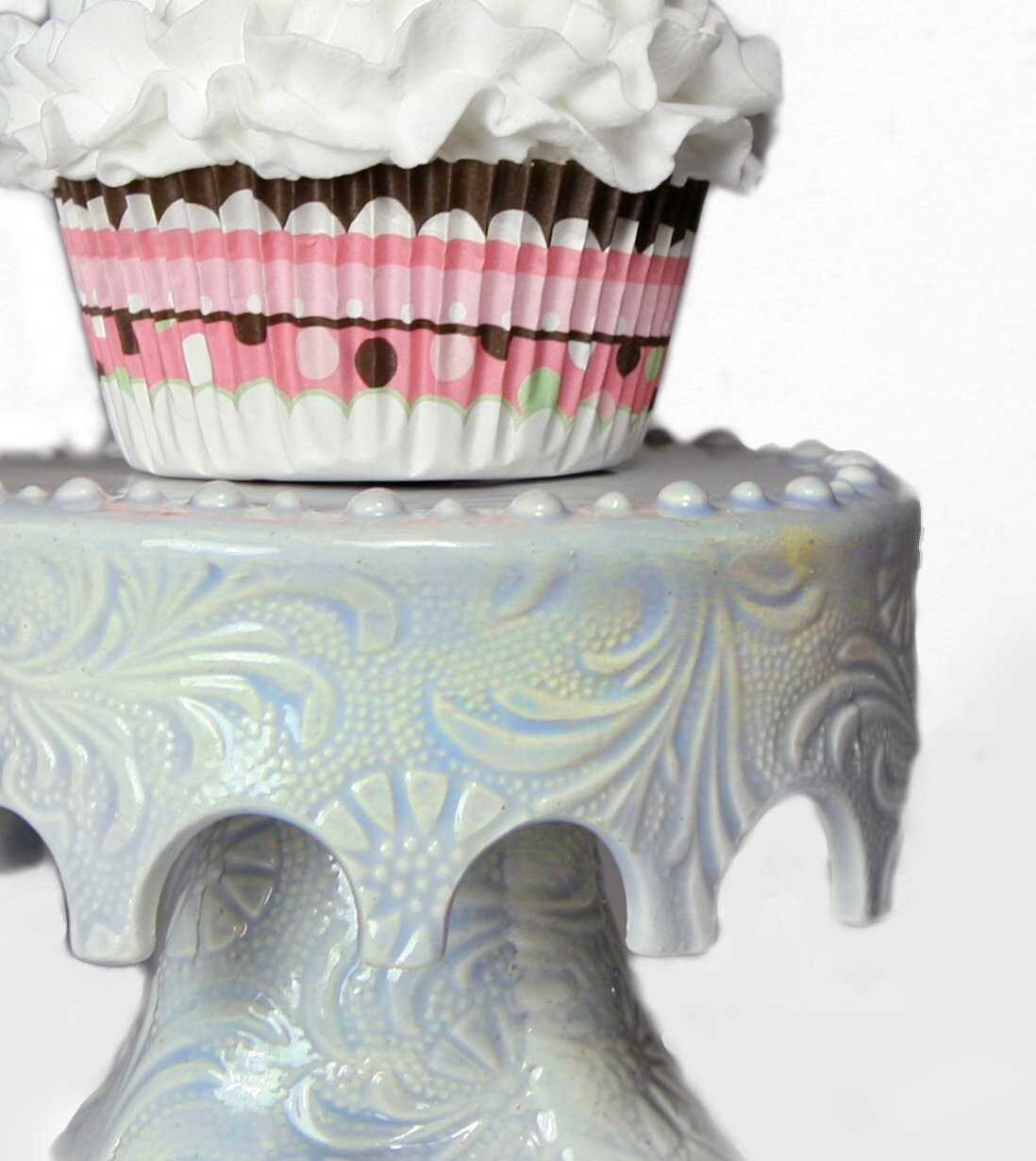 Ceramic Cupcake Stand Embossed Flower Design