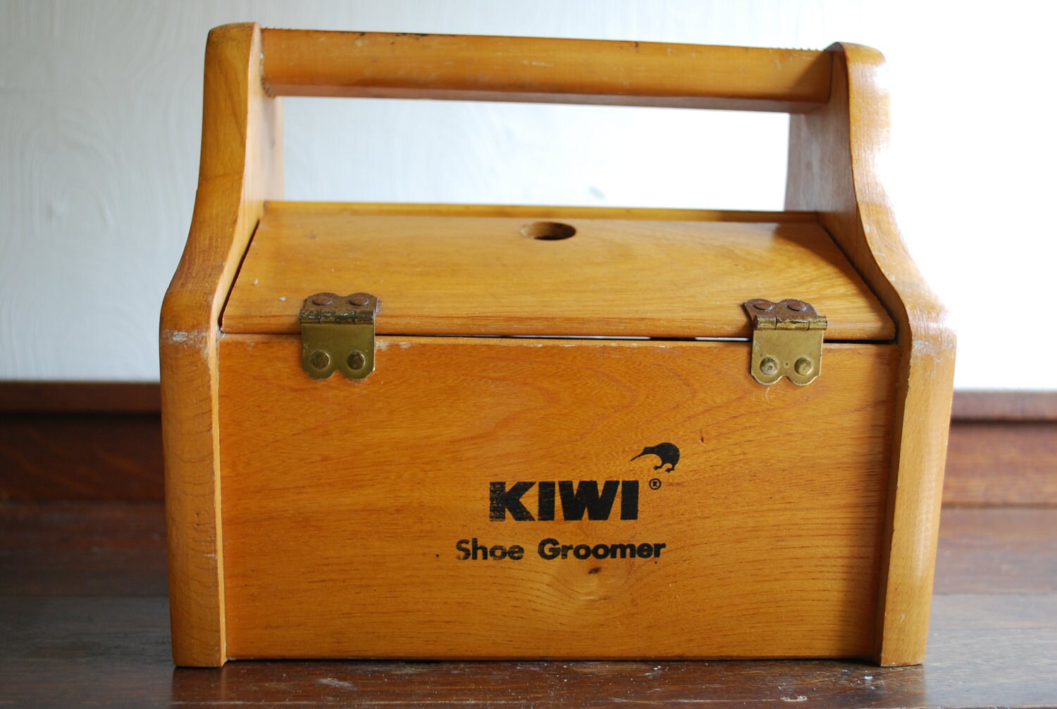 kiwi shoe shine box