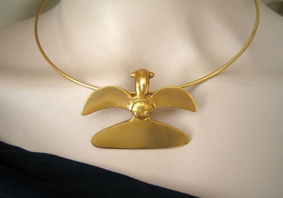 Alva Museum Pre-Columbian Gold Bird Form Replica Pendant and Alva Museum Pre-Columbian Gold Bird Form Replica Pendant and