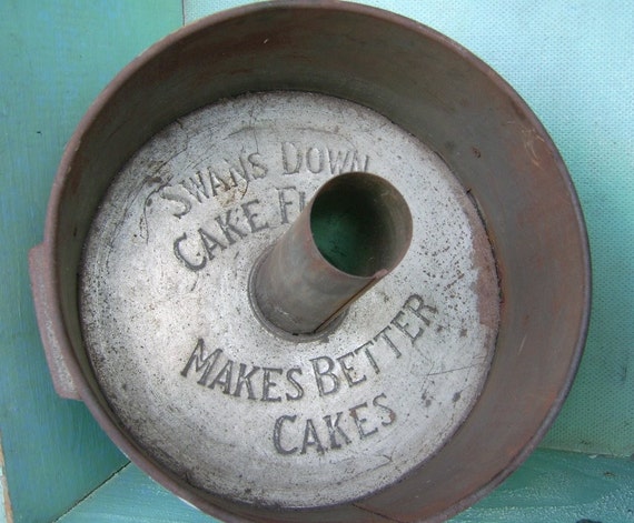 Items similar to VINTAGE Swan's Down Cake Flour Cake Pan primitive ...