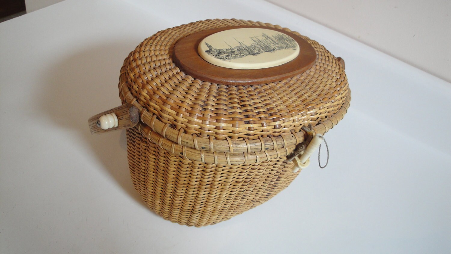 Vintage Barlow Nantucket Basket Purse Harbor Town Scrimshaw