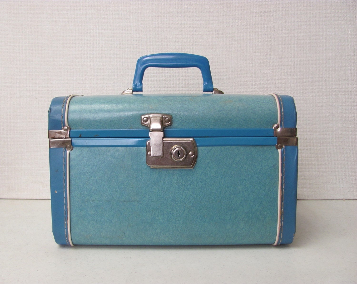 Vintage Blue Train Case