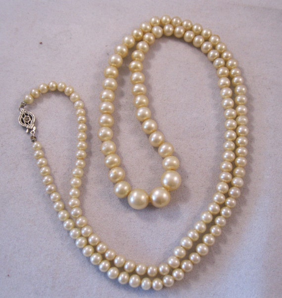 1930s Art Deco Pearl Necklace La Tausca 27 1/2 Faux