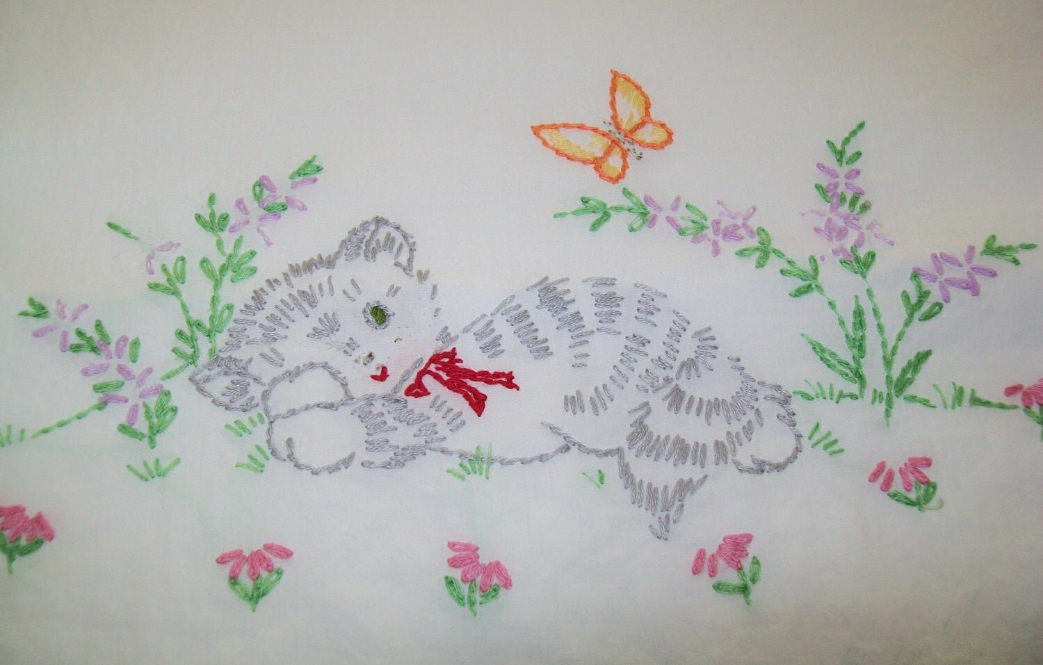 2 Vintage embroidered pillowcases kitten kitty cat