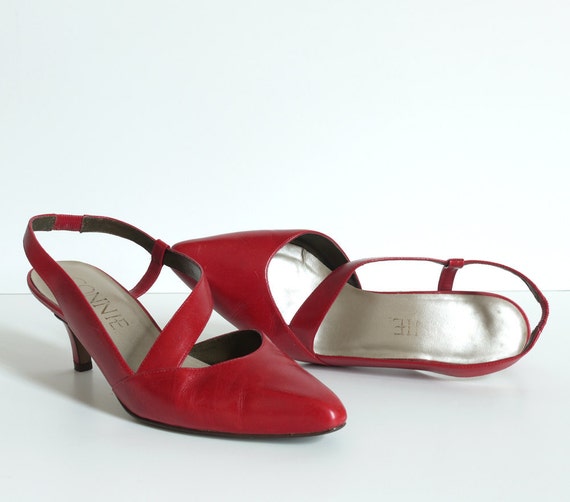 1980s strappy RED kitten heels. Shoes. Slingbacks 7B